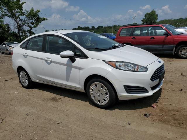 Sedans FORD FIESTA 2016 Biały