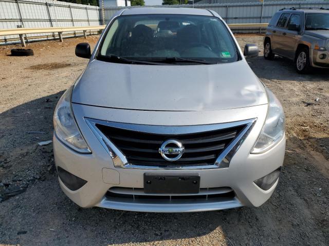  NISSAN VERSA 2015 Серебристый
