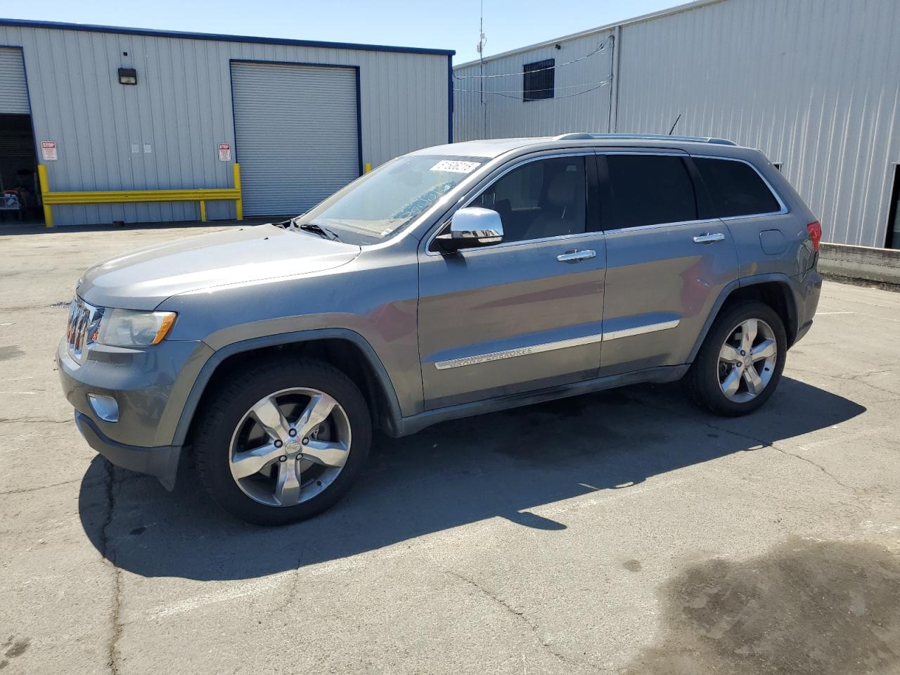 2011 Jeep Grand Cherokee Overland zu verkaufen in Vallejo, CA - Minor Dent/Scratches