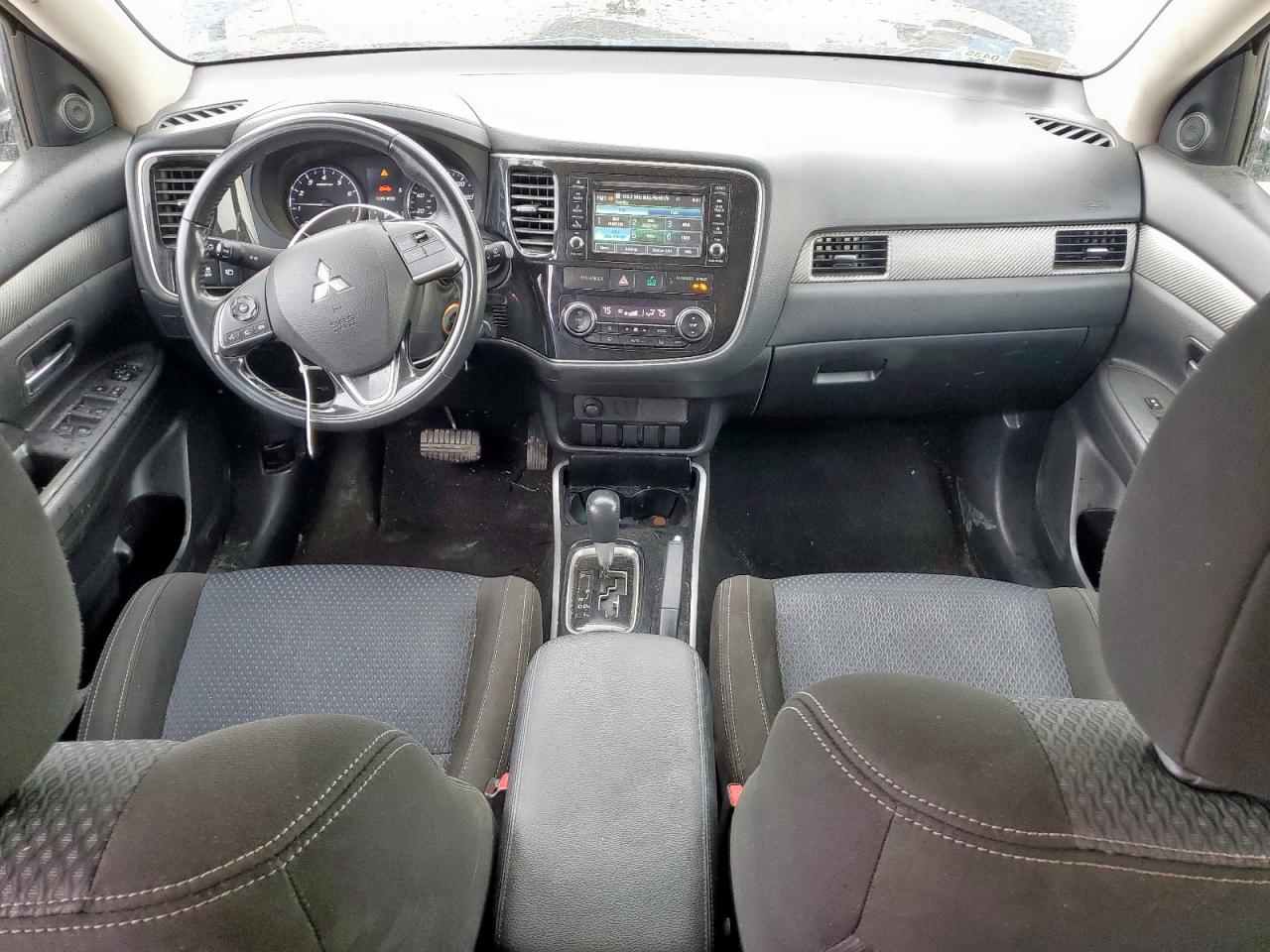 2017 Mitsubishi Outlander Es VIN: JA4AD2A3XHZ031884 Lot: 62232355