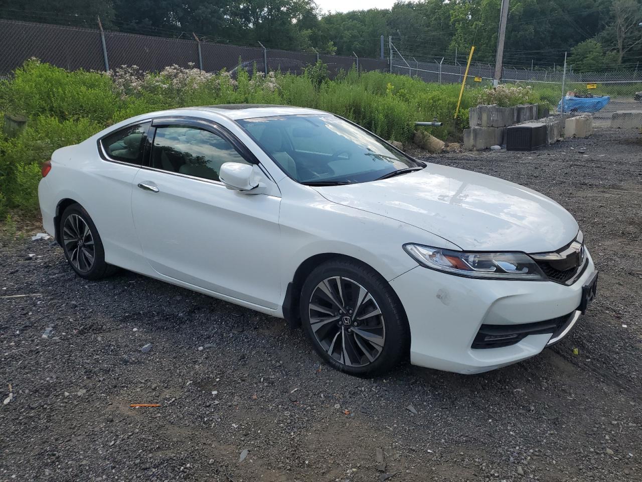 HONDA ACCORD 2016 VIN 1HGCT2B85GA004490 фото 4