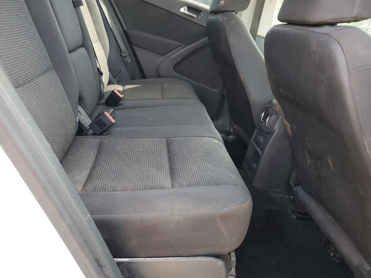 2017 Volkswagen Tiguan S VIN: WVGBV7AX3HK050692 Lot: 61791365