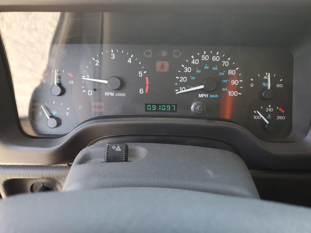 2000 Jeep Wrangler / Tj Se VIN: 1J4FA29P7YP737289 Lot: 61869865
