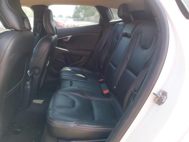2016 VOLVO V40 CROSS