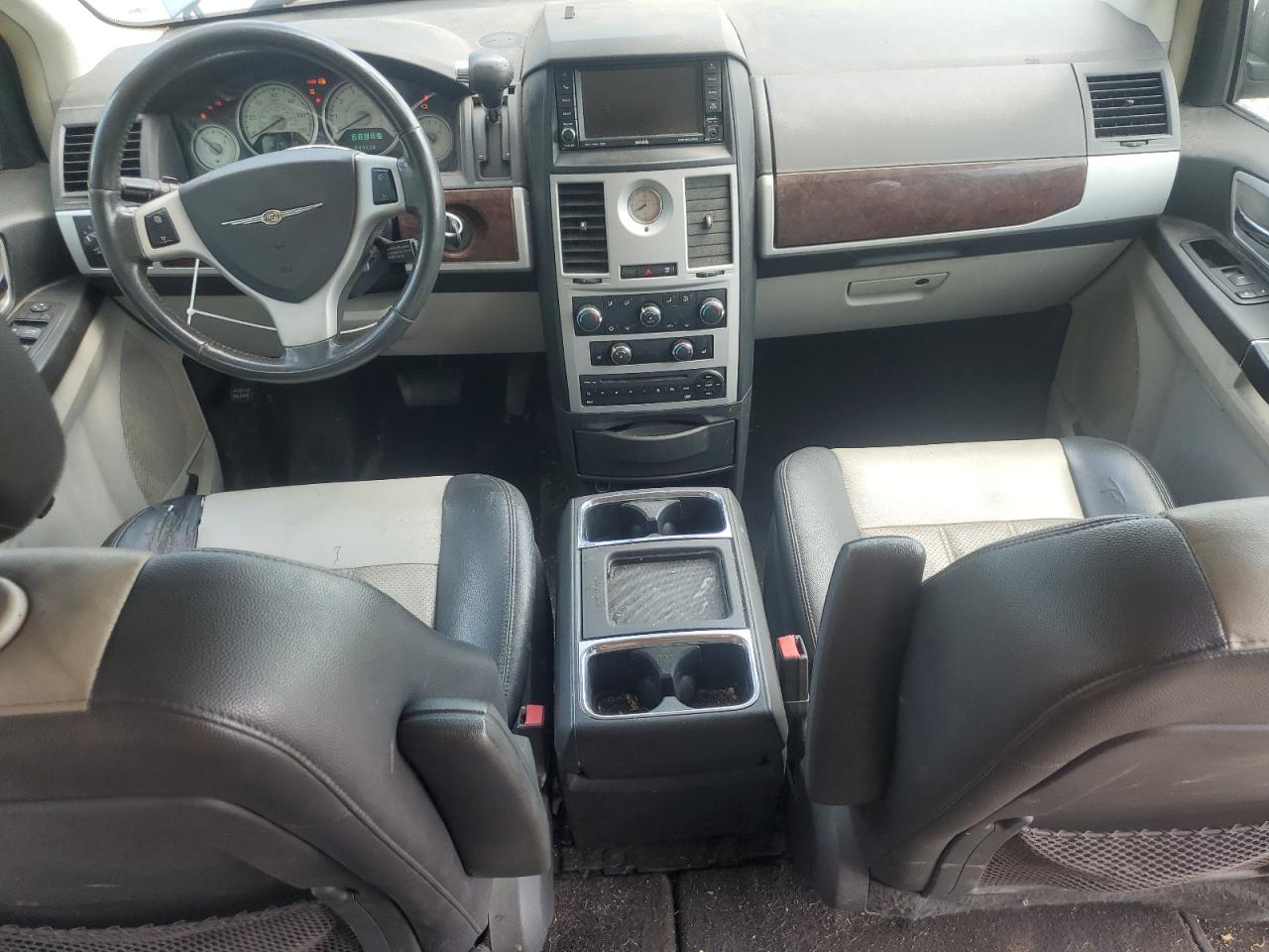 2010 Chrysler Town & Country Touring Plus VIN: 2A4RR8D19AR398096 Lot: 62332725