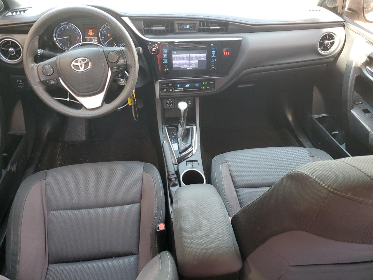 2018 Toyota Corolla L VIN: 5YFBURHE3JP771383 Lot: 62993225