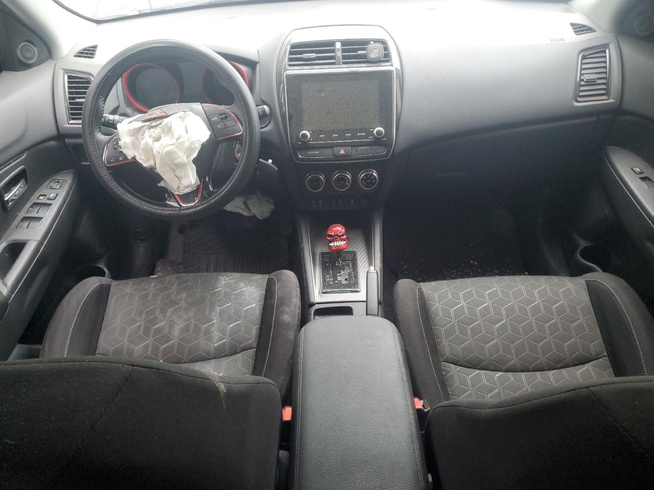 MITSUBISHI OUTLANDER 2021 VIN JA4AJVAW1MU602612 photo 8