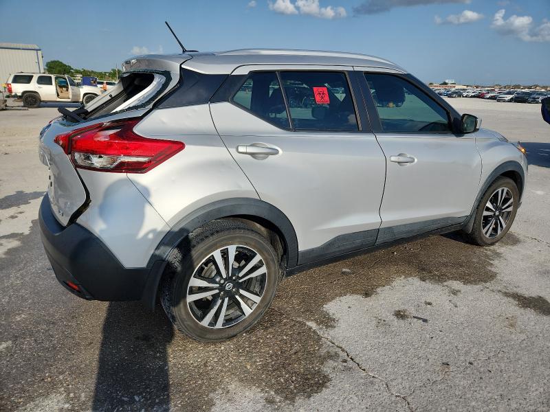  NISSAN KICKS 2018 Silver