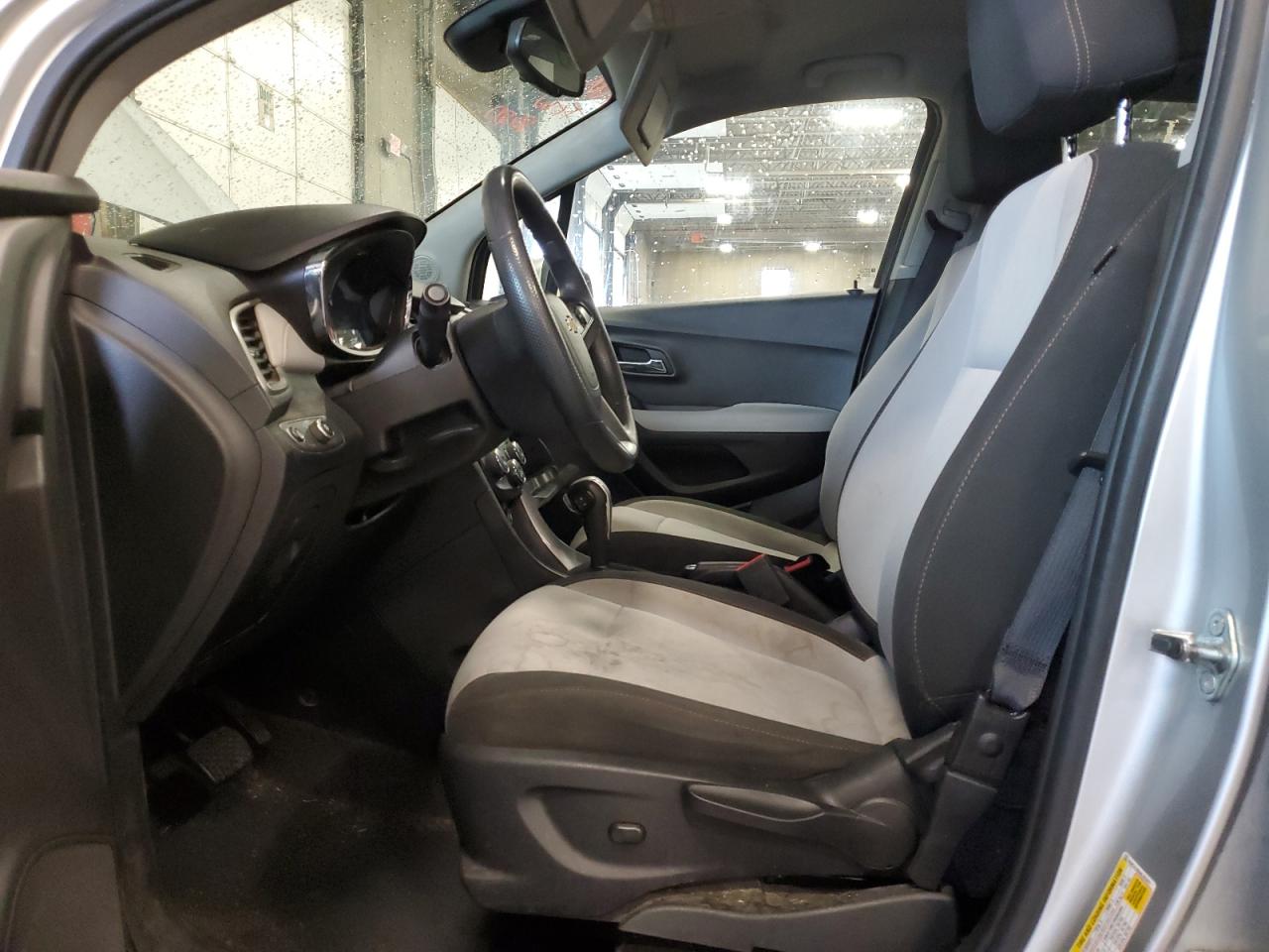 CHEVROLET TRAX 2017 VIN 3GNCJLSB4HL251877 фото 7