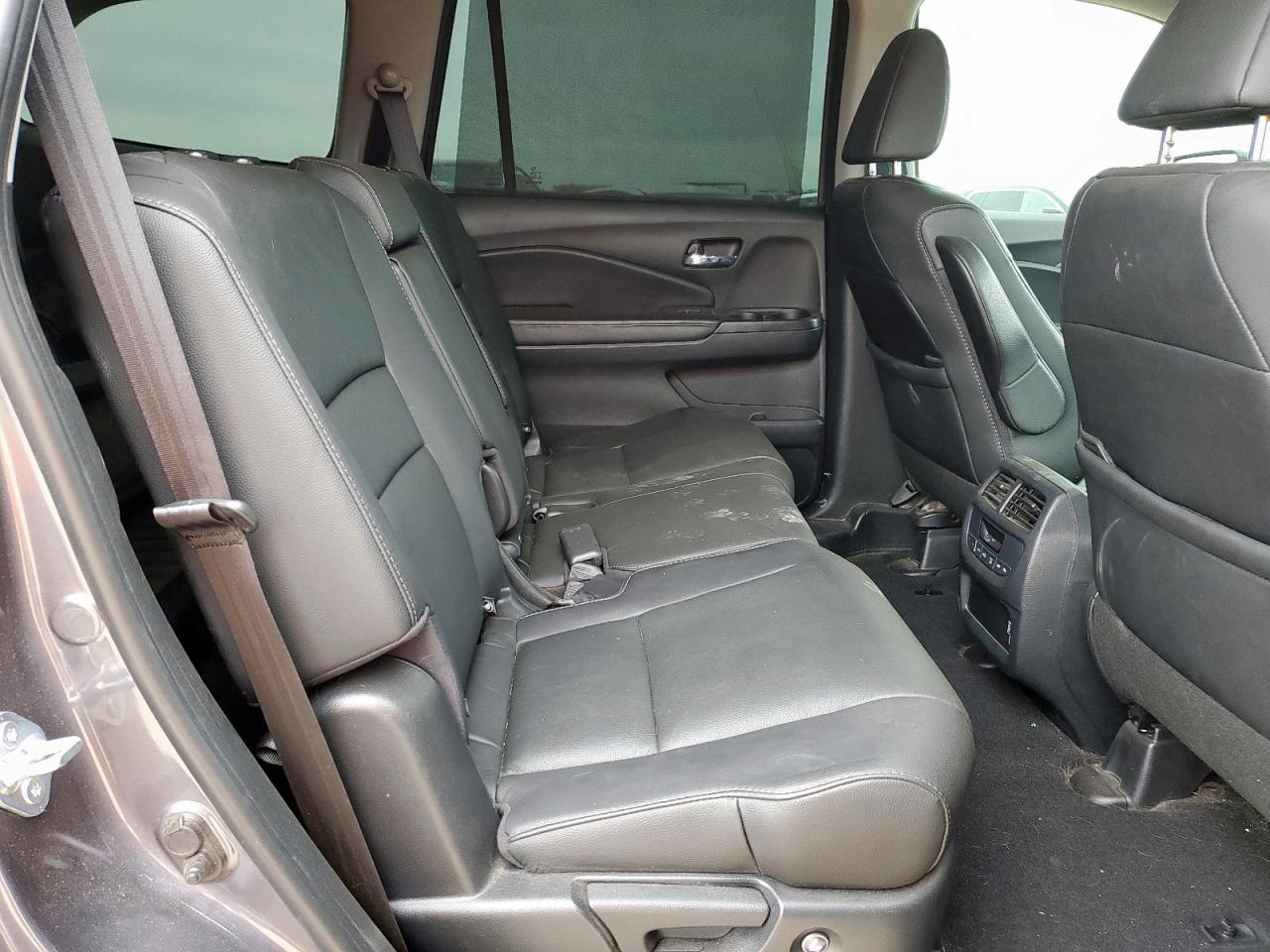 2021 Honda Pilot Se VIN: 5FNYF5H23MB038446 Lot: 63108915