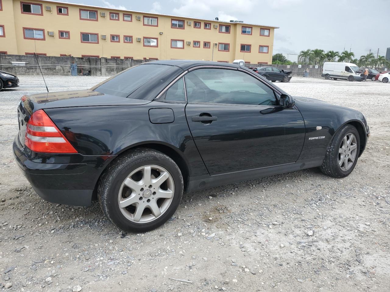 MERCEDES-BENZ SLK-CLASS 2000 VIN WDBKK47F0YF149827 фото 3