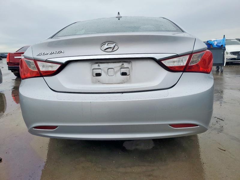  HYUNDAI SONATA 2012 Серебристый
