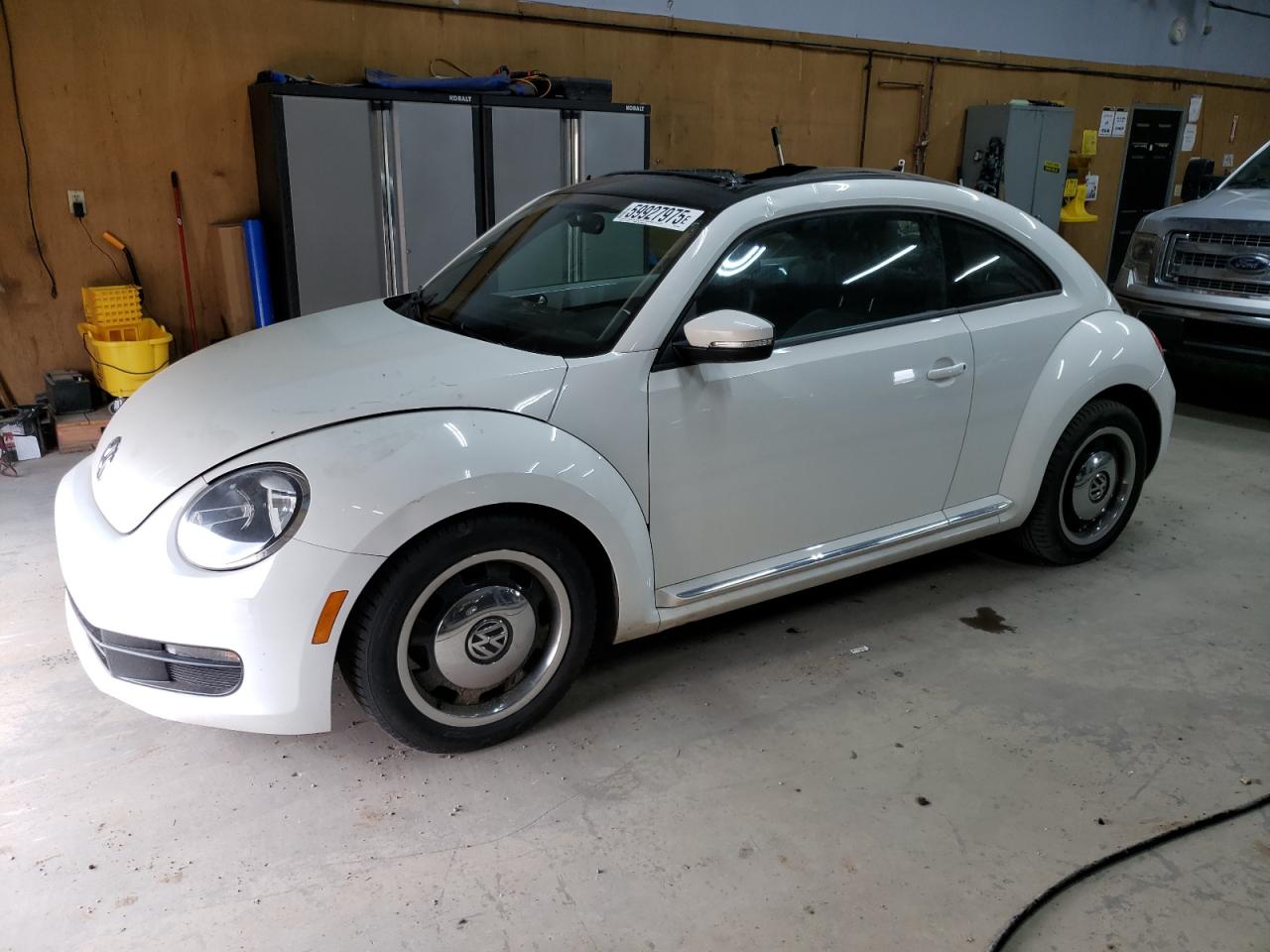 2013 Volkswagen Beetle იყიდება Kincheloe-ში, MI - Top/Roof