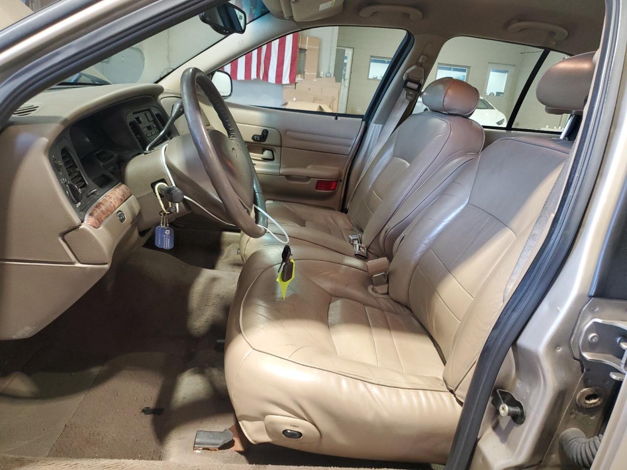 2000 Ford Crown Victoria Lx VIN: 2FAFP74W3YX211676 Lot: 62154725