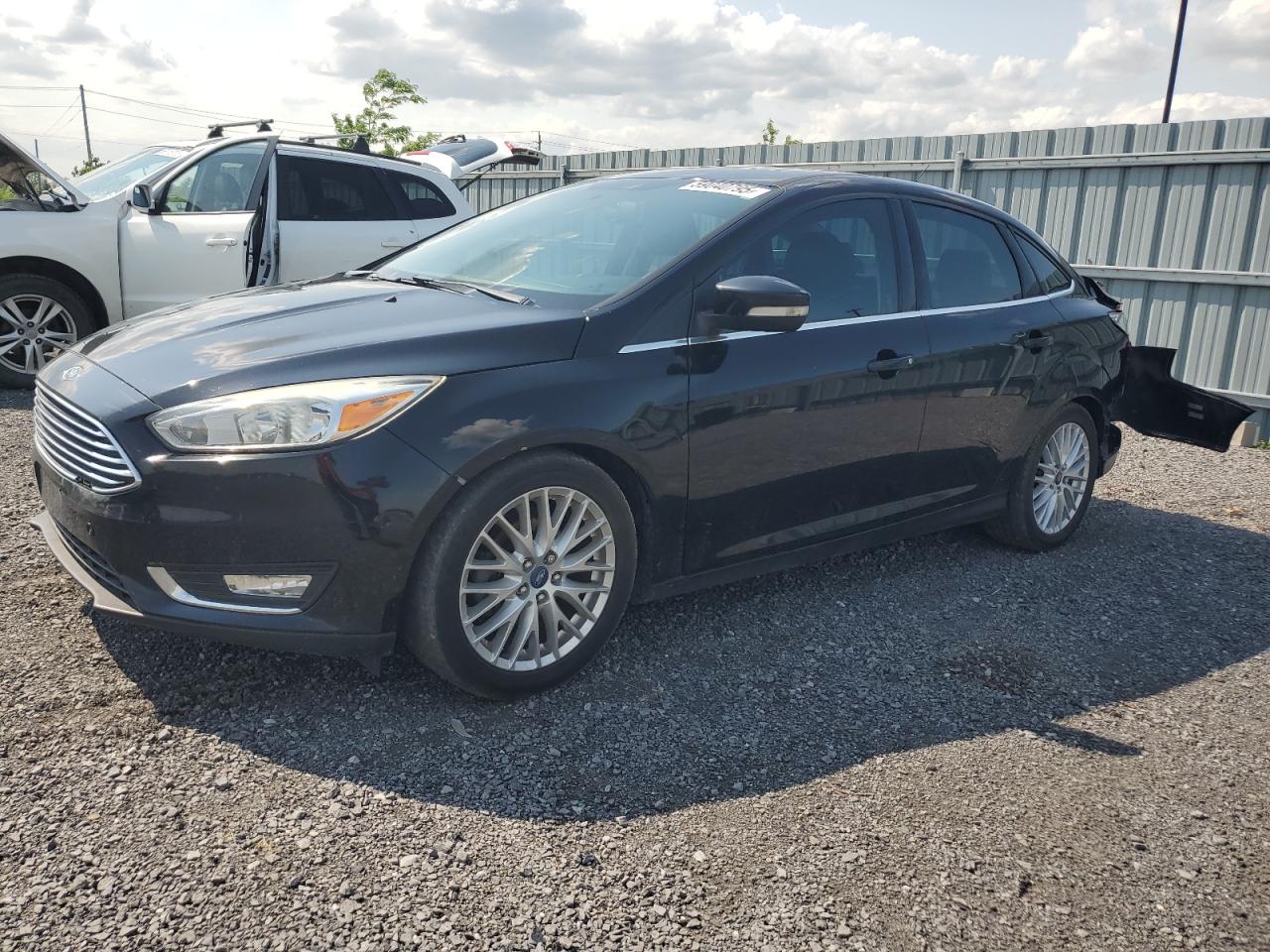 2016 Ford Focus Titanium for Sale in Ottawa, ON - Rear End
