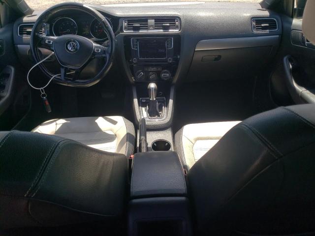 Sedans VOLKSWAGEN JETTA 2016 Biały