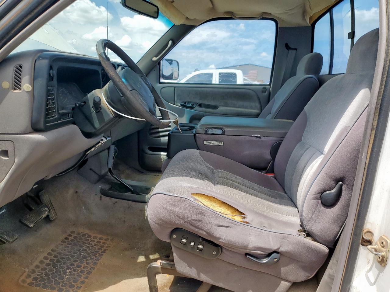 1994 Dodge Ram 1500 VIN: 1B7HF16Z8RS667395 Lot: 61847055
