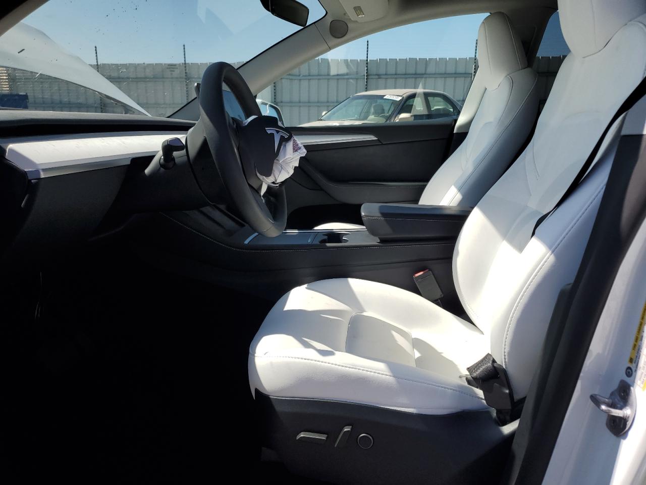 TESLA MODEL Y 2024 VIN 7SAYGDEEXRF065160 фото 7