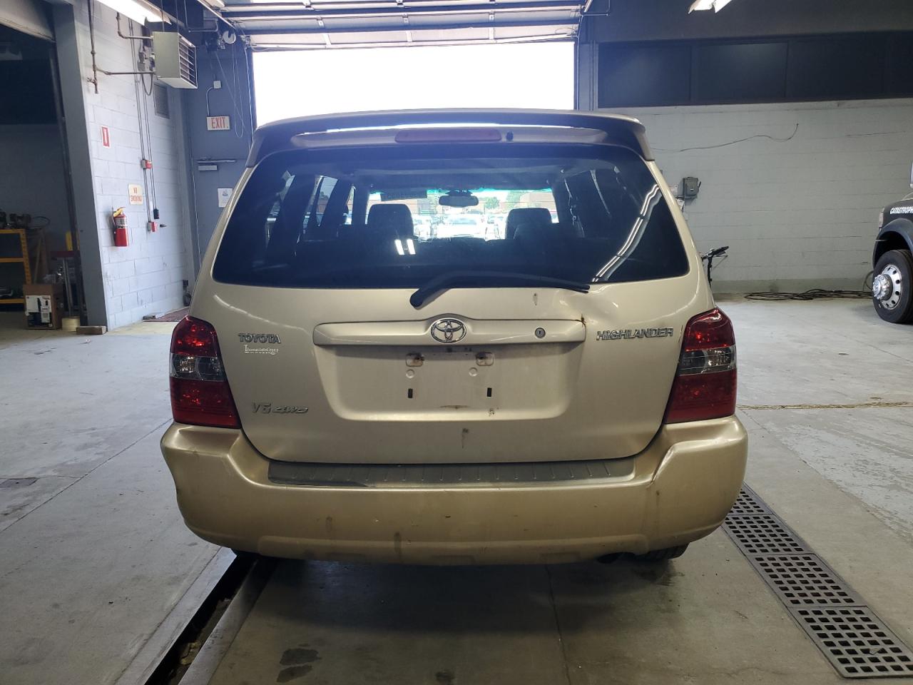 2005 Toyota Highlander Limited VIN: JTEEP21A050086160 Lot: 59698655