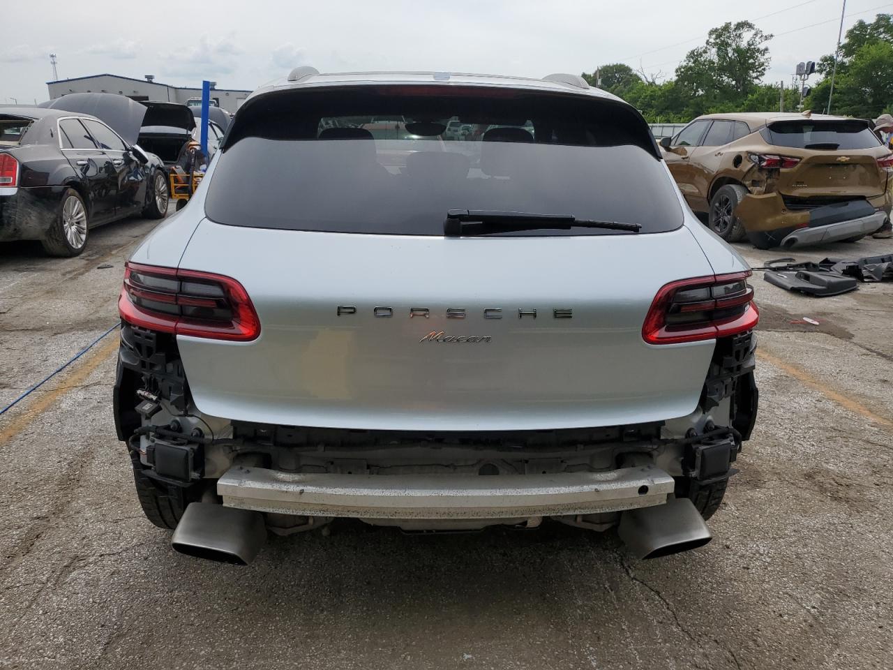 2017 Porsche Macan VIN: WP1AA2A50HLB06349 Lot: 60165165