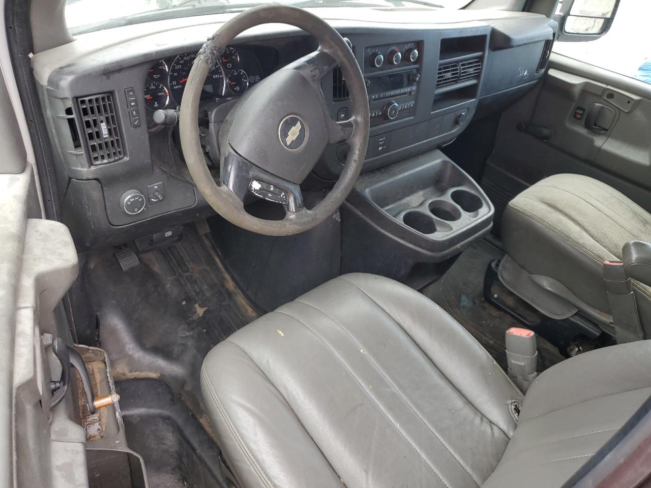 CHEVROLET EXPRESS 2008 VIN 1GBHG316381142212 zdjęcie 8