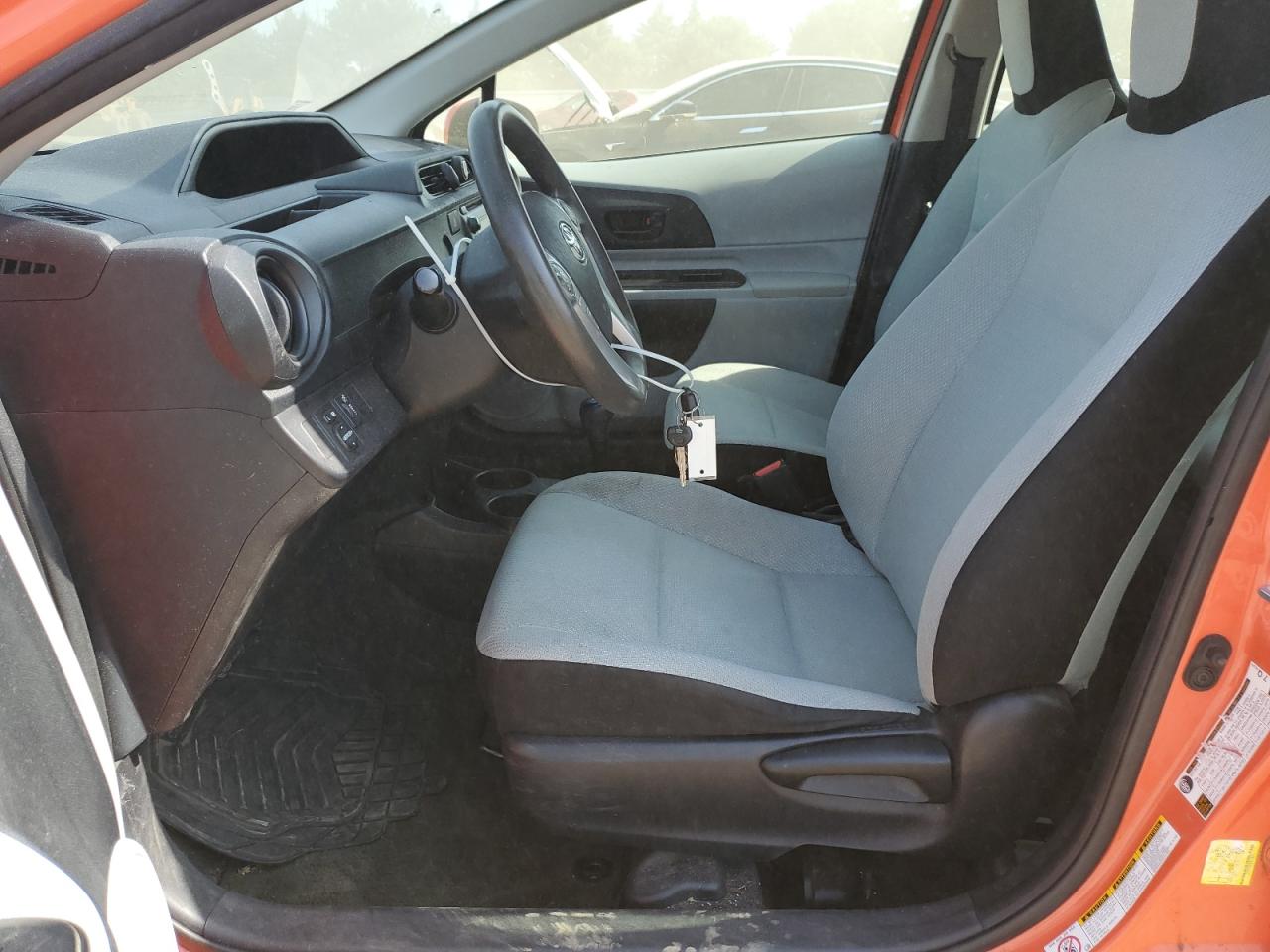 2014 Toyota Prius C VIN: JTDKDTB31E1071909 Lot: 61022085