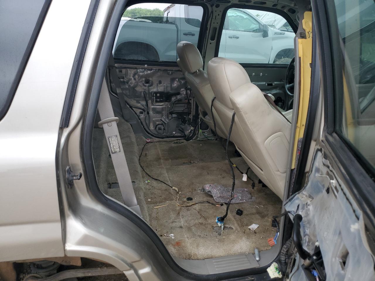 2000 GMC Yukon VIN: 1GKEK13T1YJ193636 Lot: 57052005
