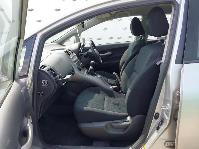 2008 TOYOTA AURIS TR V