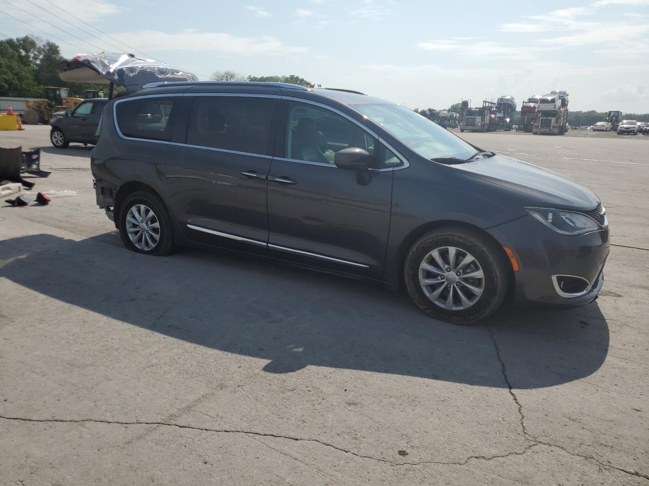CHRYSLER PACIFICA 2019 VIN 2C4RC1BG0KR596864 photo 4