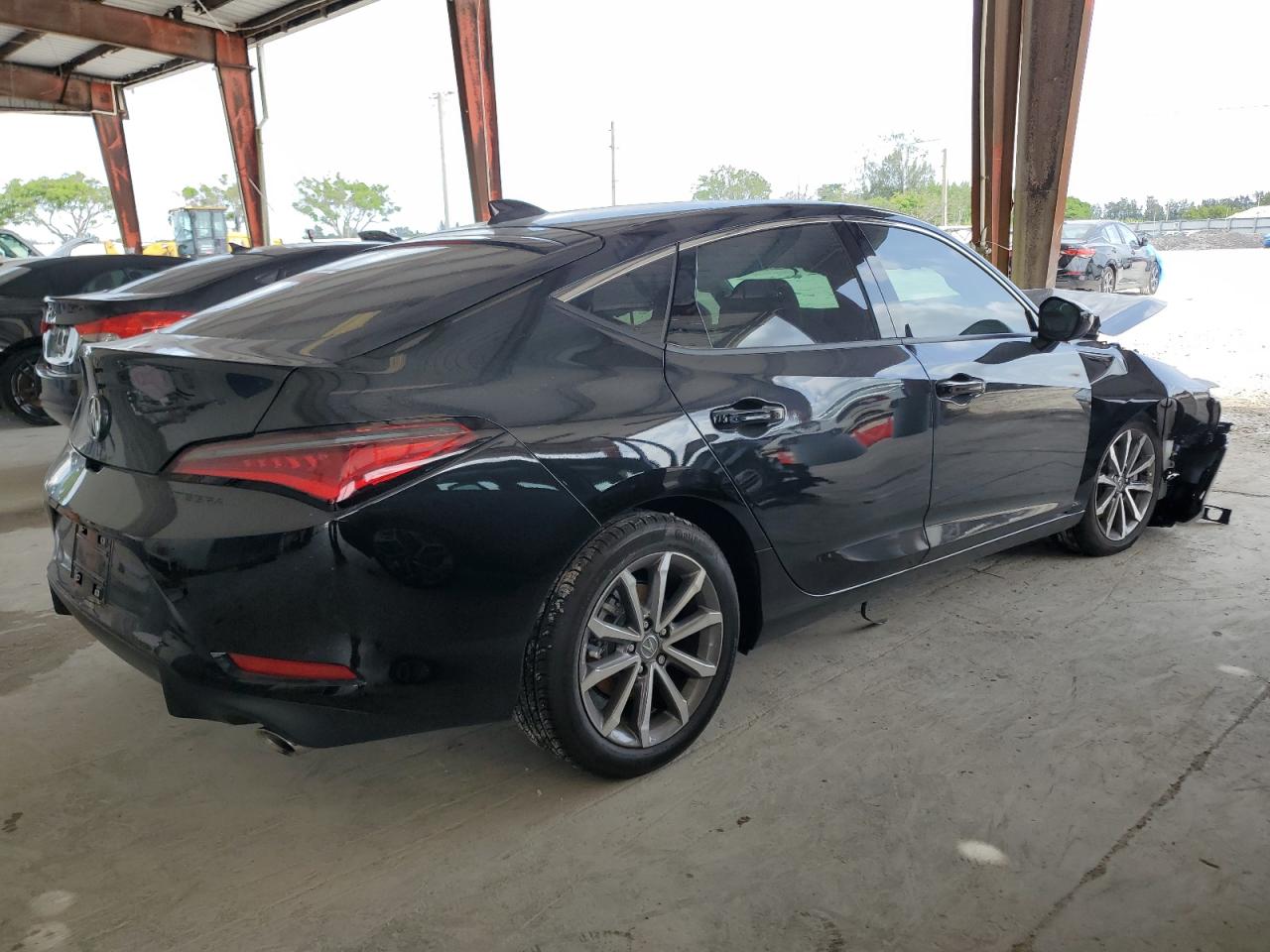 Фото: 19UDE4H28SA008653