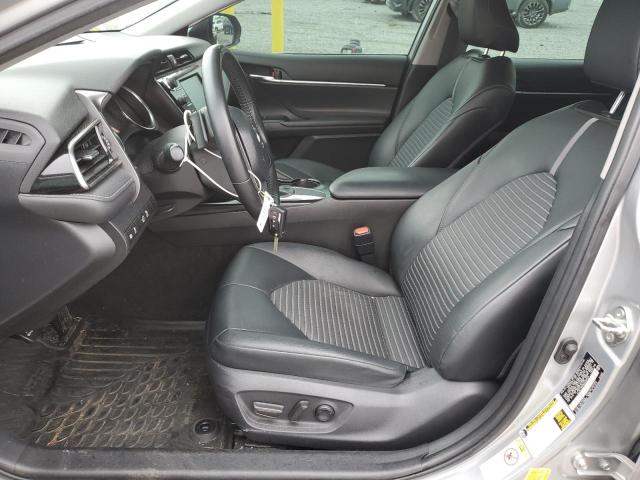  TOYOTA CAMRY 2019 Srebrny