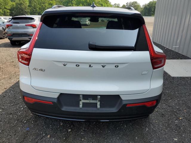  VOLVO XC40 2024 Biały