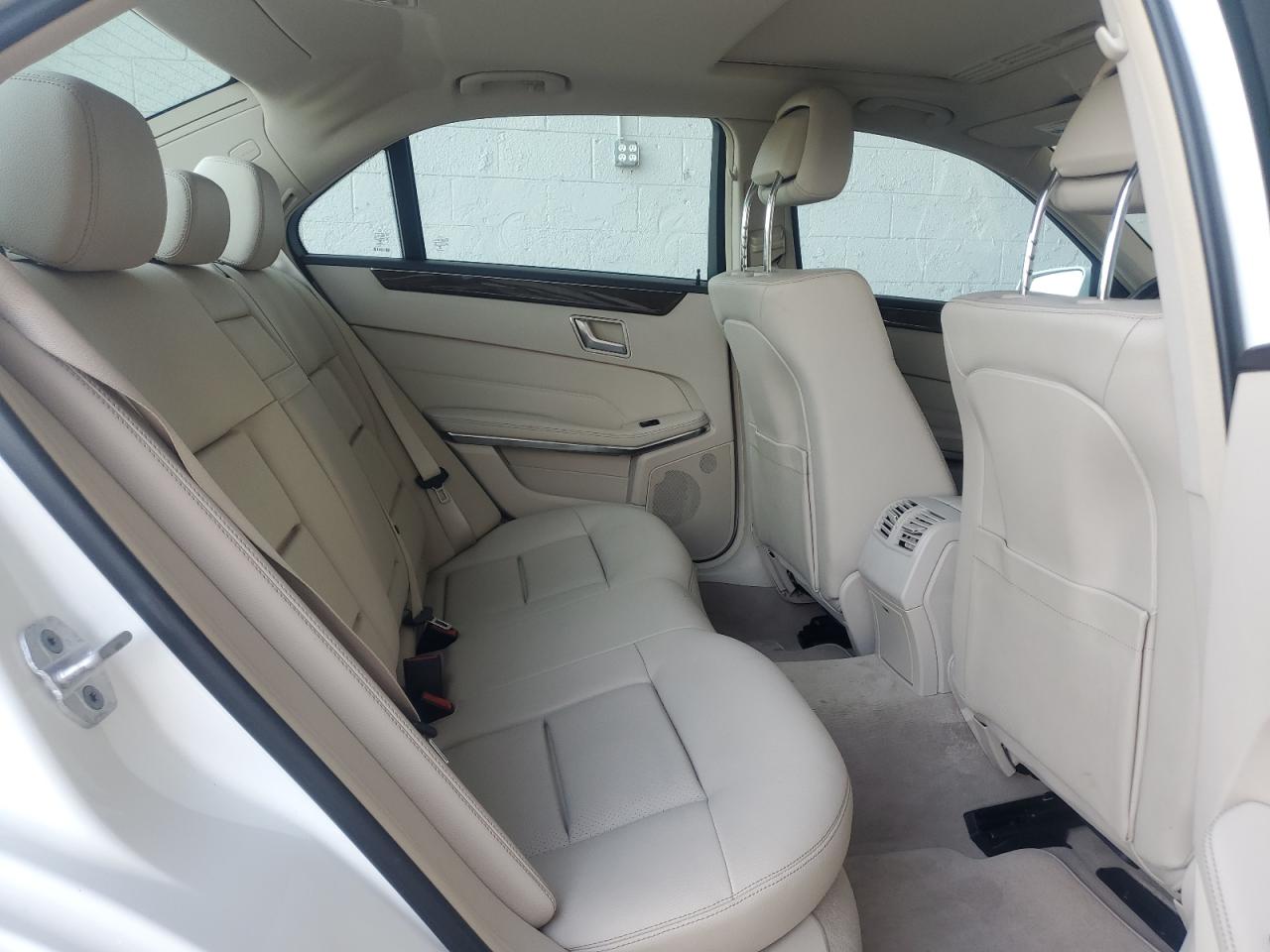 2014 Mercedes-Benz E 350 VIN: WDDHF5KBXEA965310 Lot: 62078015