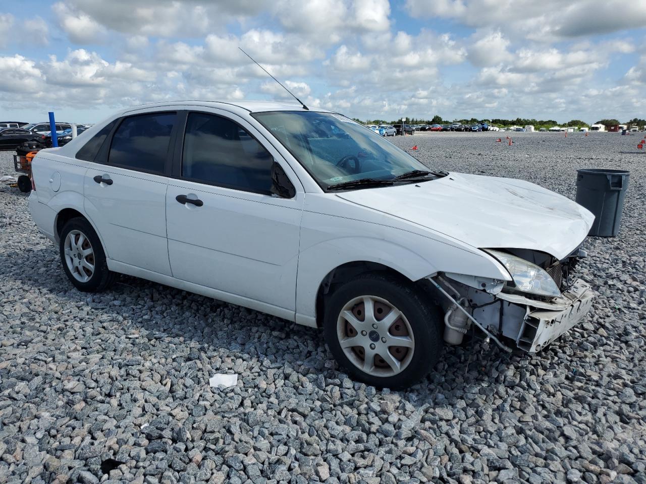 FORD FOCUS 2005 VIN 1FAFP34N05W184105 zdjęcie 4
