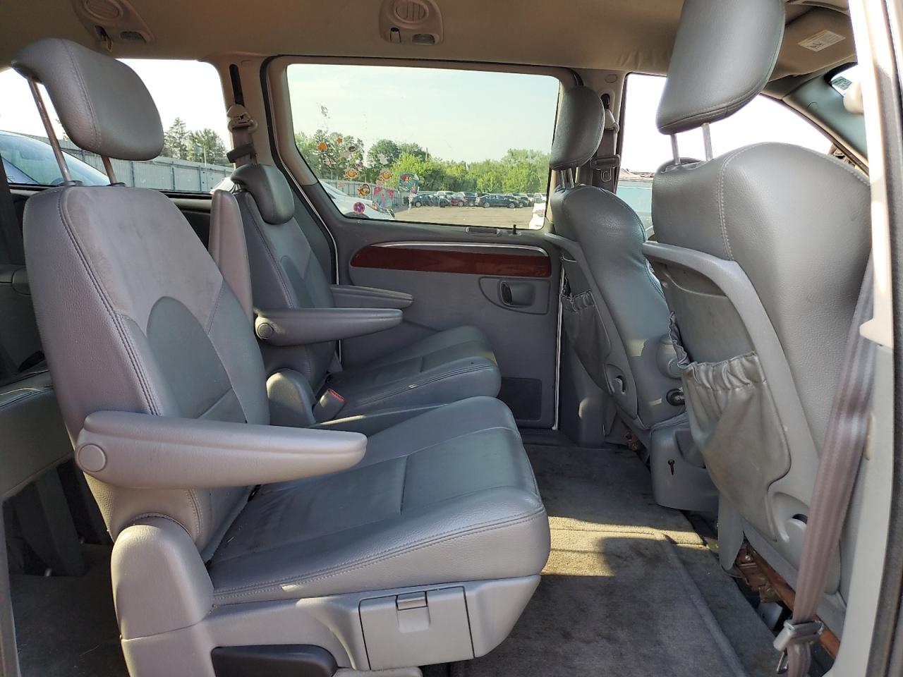 2005 Chrysler Town & Country Limited VIN: 2C8GP64L35R433342 Lot: 61472255