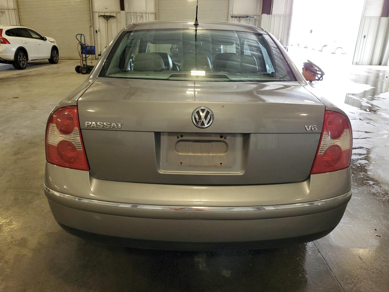2002 Volkswagen Passat Glx VIN: WVWRH63B42P347809 Lot: 62572685