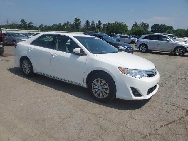 Sedans TOYOTA CAMRY 2014 White