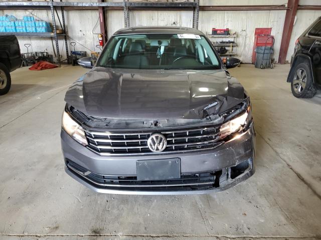  VOLKSWAGEN PASSAT 2019 Сірий