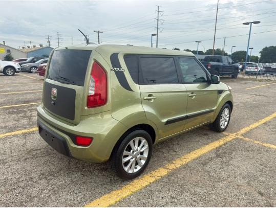 Parquets KIA SOUL 2013 Zielony