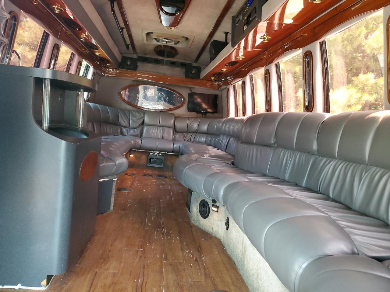 2003 Ford Econoline E450 Super Duty Cutaway Van VIN: 1FDXE45F53HA63424 Lot: 62156245