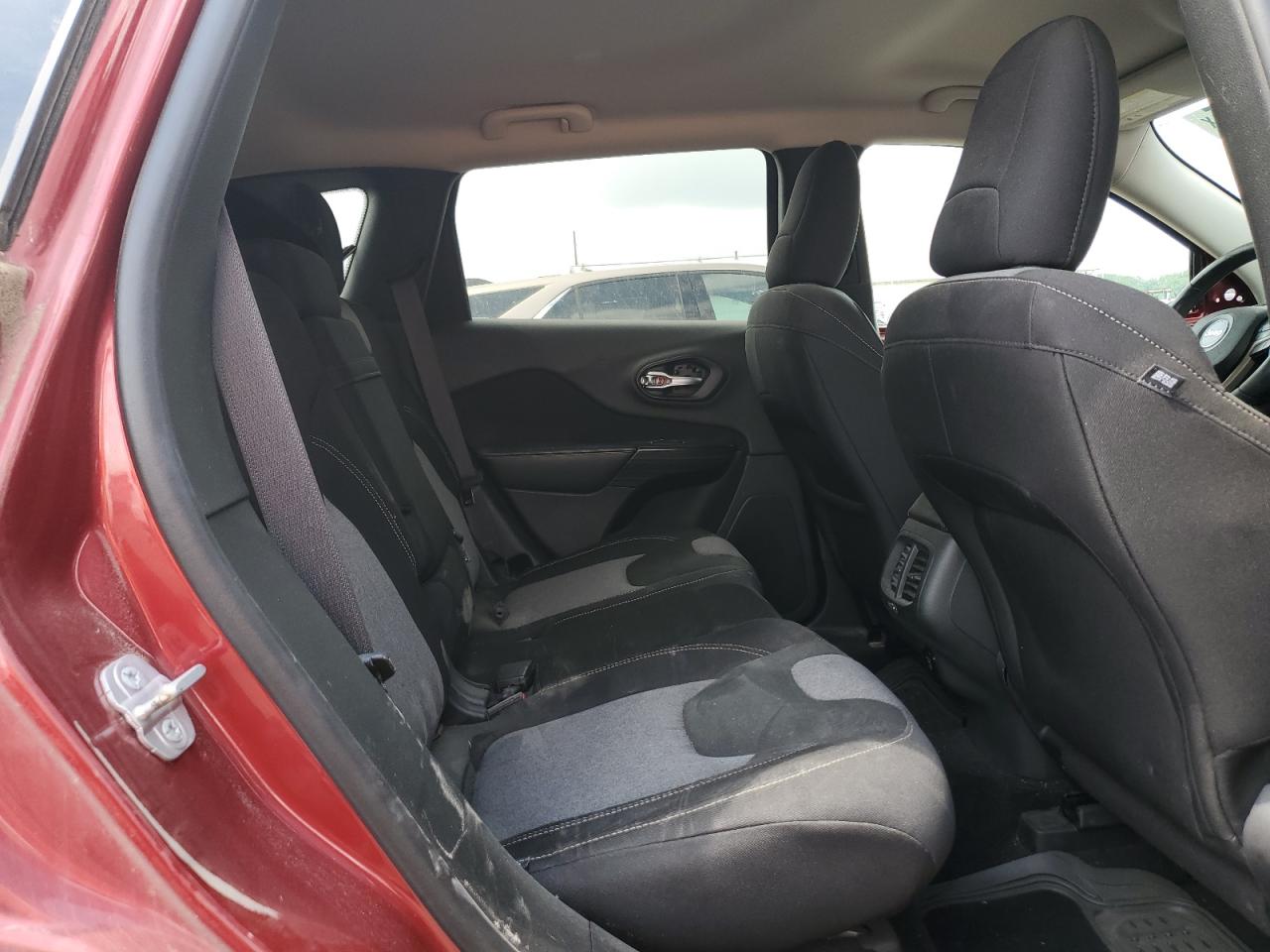 2014 Jeep Cherokee Latitude VIN: 1C4PJMCB8EW176525 Lot: 60784085