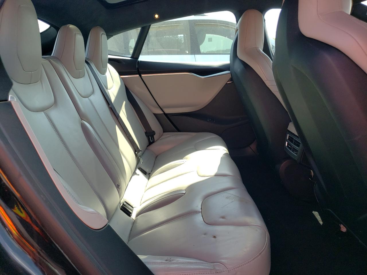 2015 Tesla Model S VIN: 5YJSA1E48FF118461 Lot: 61833915