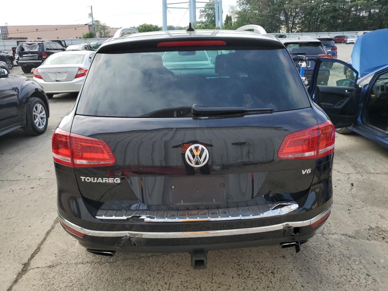 2017 Volkswagen Touareg Wolfsburg VIN: WVGRF7BPXHD004758 Lot: 62499105