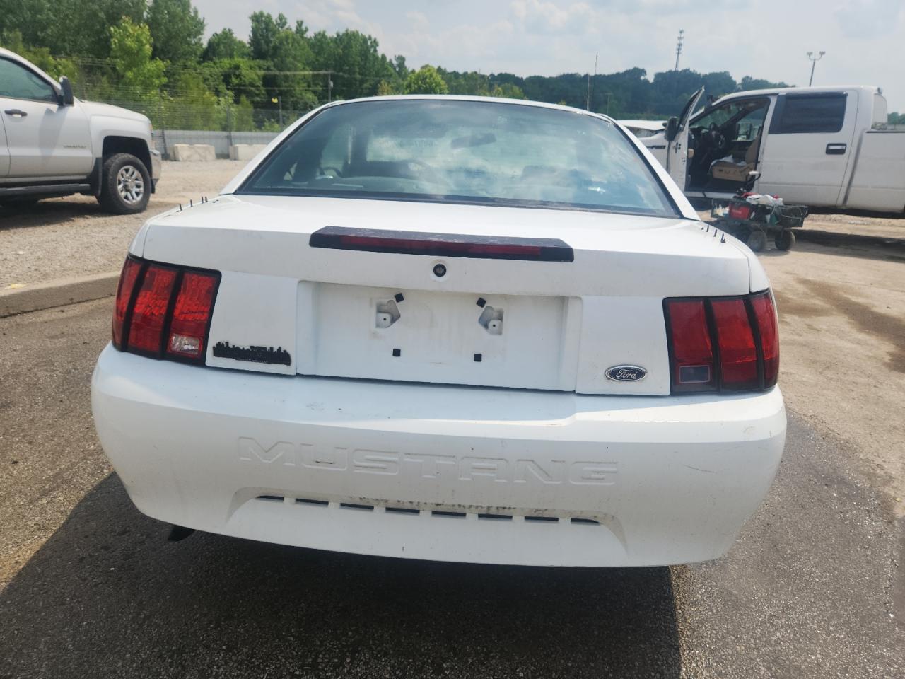 2000 Ford Mustang VIN: 1FAFP404XYF130074 Lot: 60874945