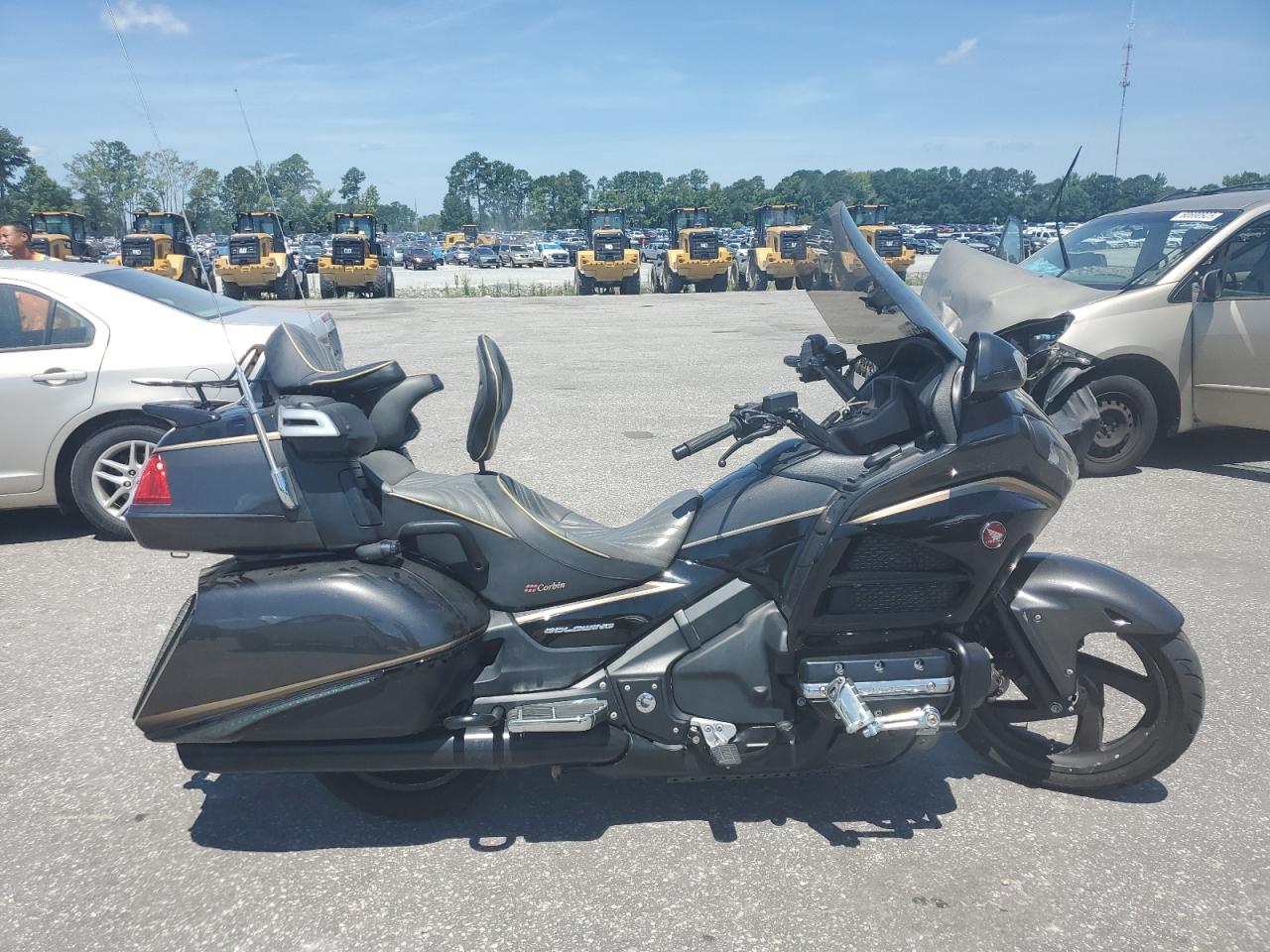 2016 Honda Gl1800 for Sale in Dunn, NC - Minor Dent/Scratches