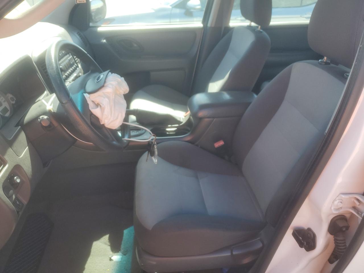 2006 Ford Escape Xls VIN: 1FMYU02Z16KA35173 Lot: 61448235