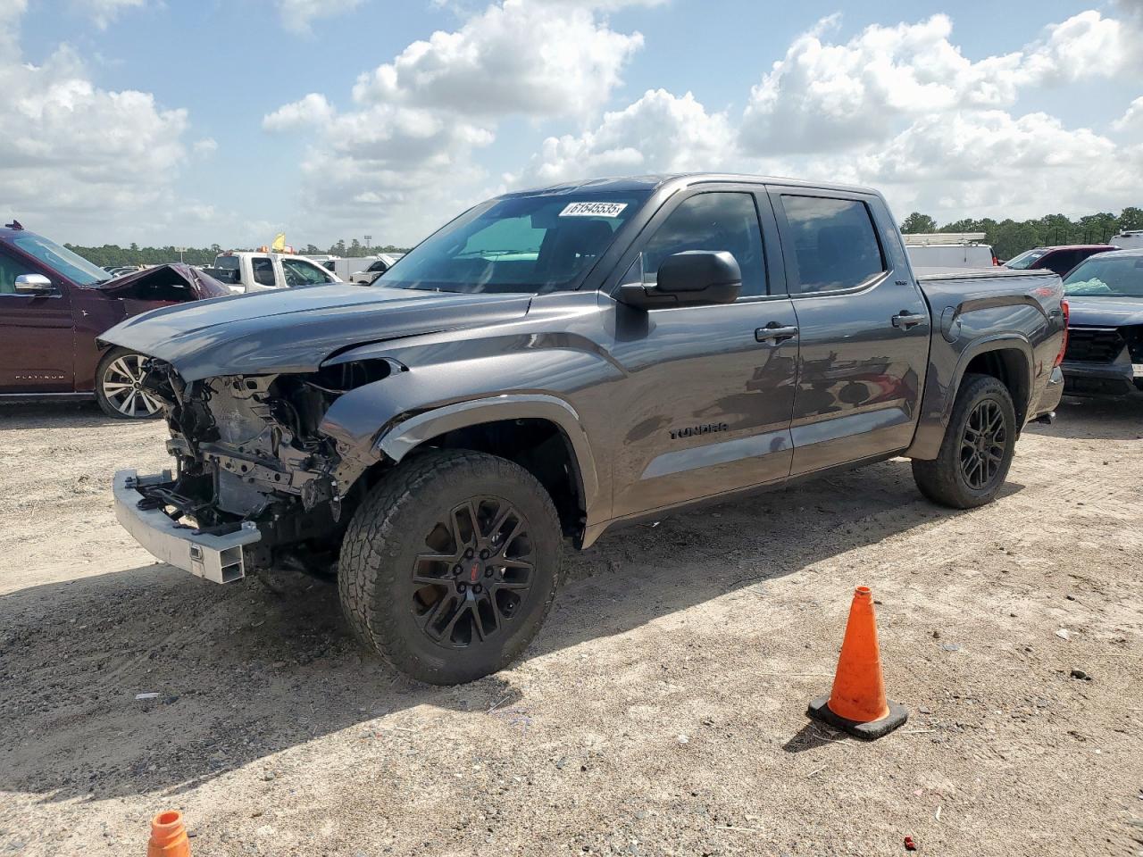 Houston, TX에서 판매 중인 2024 Toyota Tundra Crewmax Sr - Front End