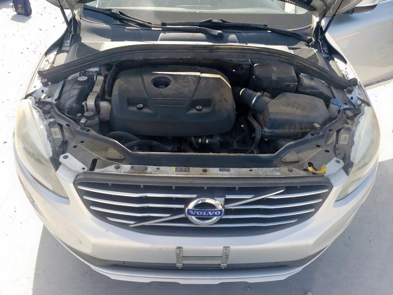 2015 Volvo Xc60 T5 Premier VIN: YV440MDK5F2742117 Lot: 62502245