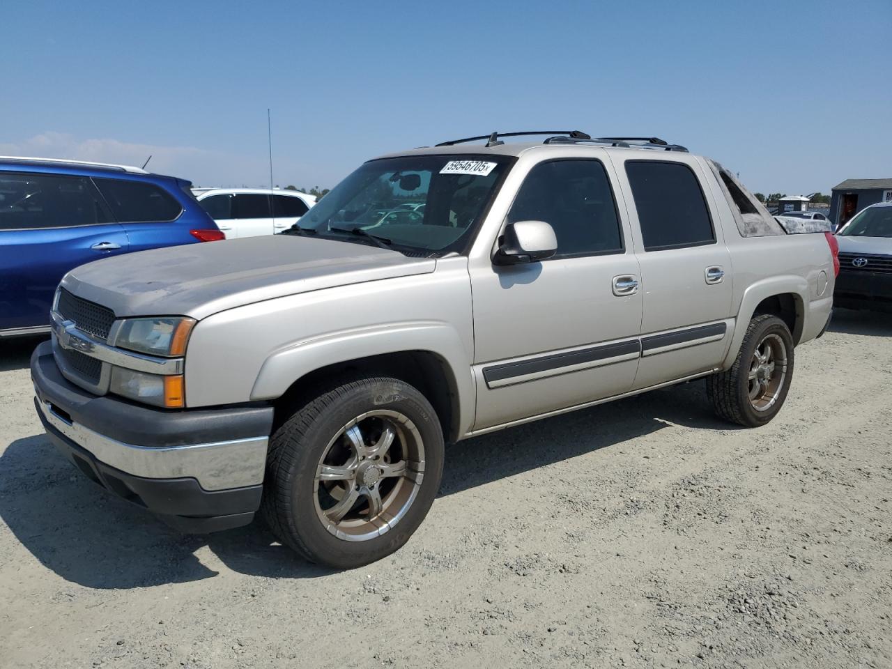 2006 Chevrolet Avalanche C1500 for Sale in Antelope, CA - Minor Dent/Scratches
