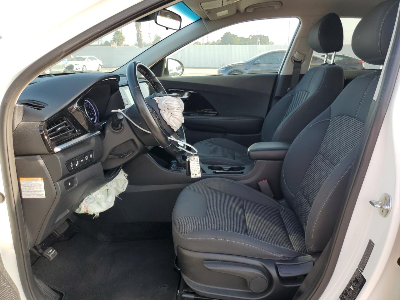 2020 Kia Niro Lx VIN: KNDCB3LC5L5380393 Lot: 62732795